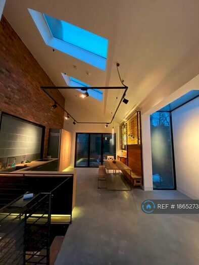 3 Bedroom End Of Terrace House To Rent In Wolsey Road, London, N1