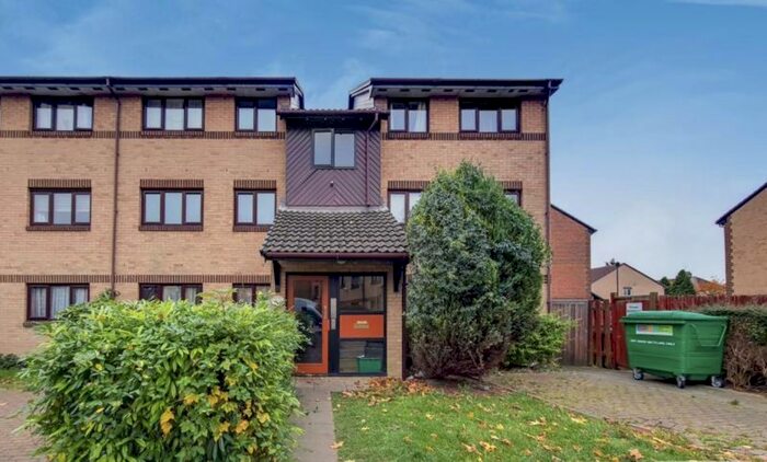 2 Bedroom Flat To Rent In Adams Way, Croydon CR0