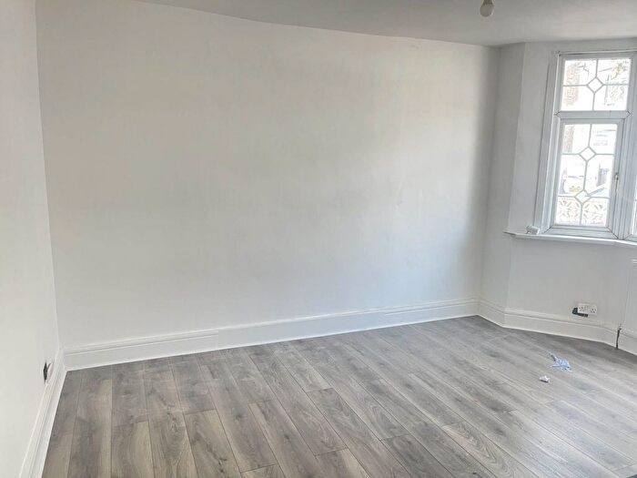 4 Bedroom Terraced House To Rent In Hambrough Road, Southall, UB1