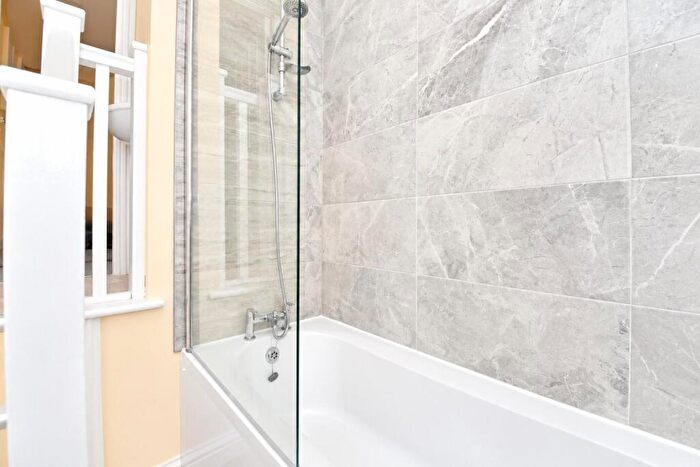 2 Bedroom Flat To Rent In Gloucester Road, Bishopston, Bristol, BS7
