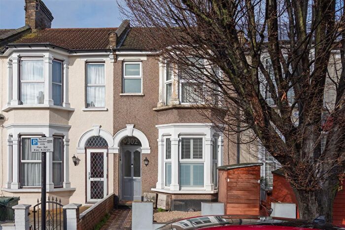 2 Bedroom Flat For Sale In Capworth Street, Leyton, E10