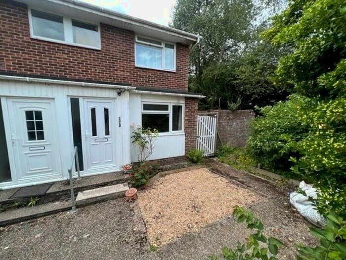 2 Bedroom Maisonette To Rent In Silver Birch Close, Southampton, Hampshire, SO19