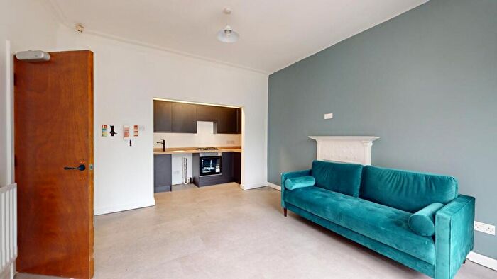 5 Bedroom House To Rent In St Michaels Crescent, Leeds, LS6