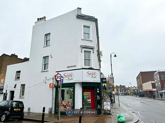 4 Bedroom Maisonette To Rent In Mitcham Road, London, SW17