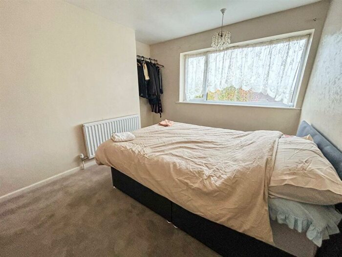 3 Bedroom Terraced House For Sale In Wollaton Avenue, Gedling, Nottingham, NG4