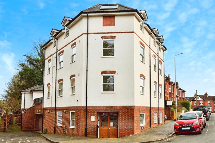 1 Bedroom Flat To Rent In Approach Road, St Albans, AL1