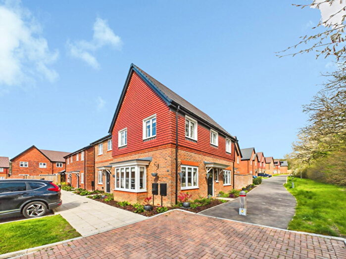 3 Bedroom Semi Detached House For Sale In Willowherb Drive, Horsham, RH12