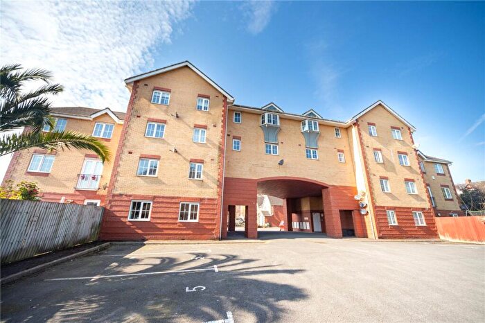 2 Bedroom Apartment To Rent In Gerddi Margaret, Barry, CF62