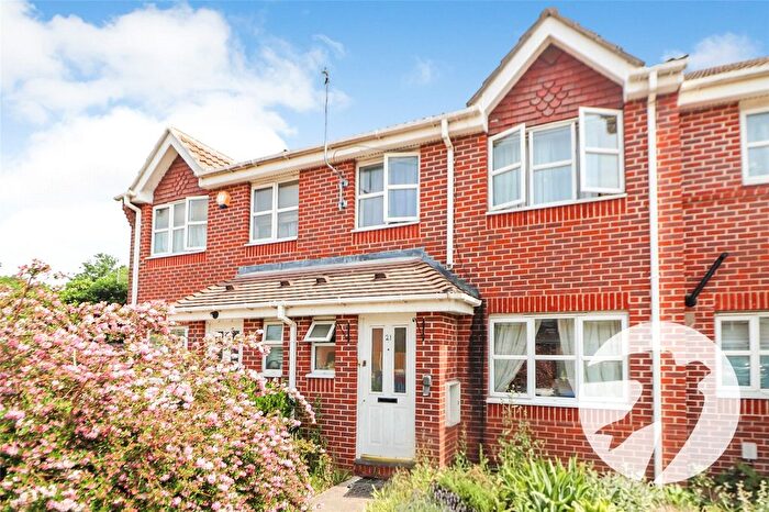 3 Bedroom Terraced House For Sale In Lowry Close, Erith, DA8