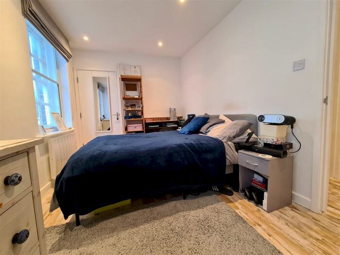 1 Bedroom Flat To Rent In Flat, High Street, Saffron Walden, CB10