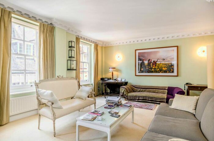 2 Bedroom Flat To Rent In Old Queen Street, Westminster, London, SW1H