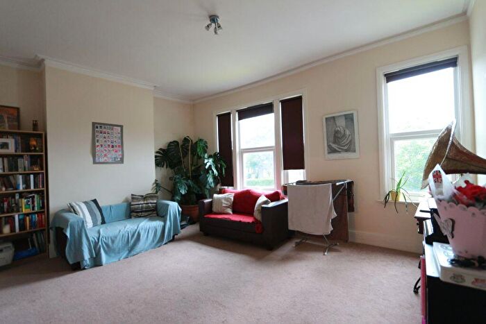 2 Bedroom Flat To Rent In Trinity Road, Bounds Green, N22