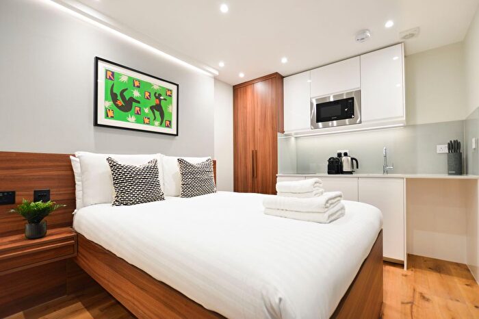 Studio To Rent In Flat, Leinster Square, Bayswater, W2