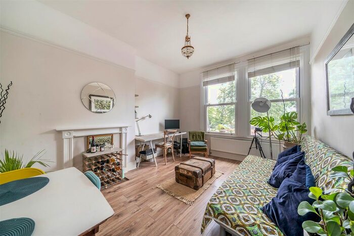 1 Bedroom Flat To Rent In Christchurch Road, Tulse Hill, SW2