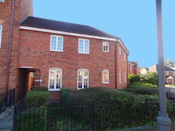 2 Bedroom Maisonette To Rent In Hirdemonsway, Shirley, Solihull, West Midlands, B90