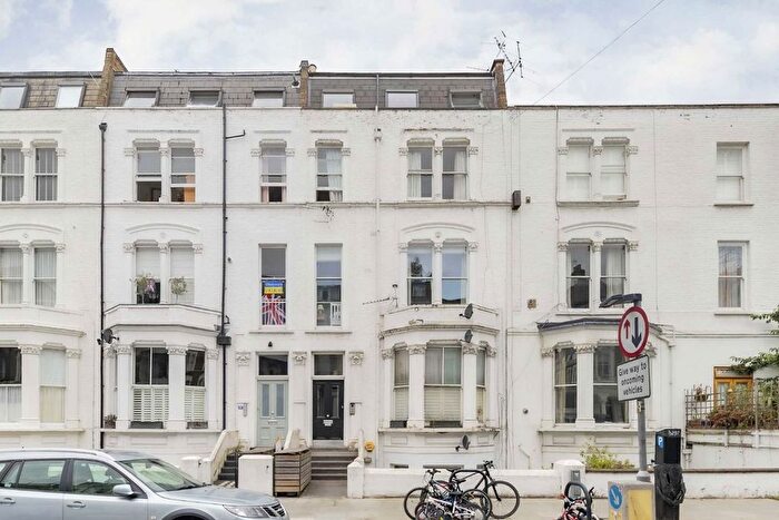 2 Bedroom Flat To Rent In Sinclair Road, Kensington Olympia, W14