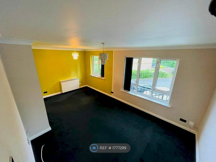 1 Bedroom Flat To Rent In Pacific Close, Feltham, TW14