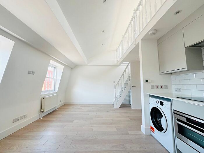 1 Bedroom Maisonette To Rent In Camden High Street, Camden Town, NW1