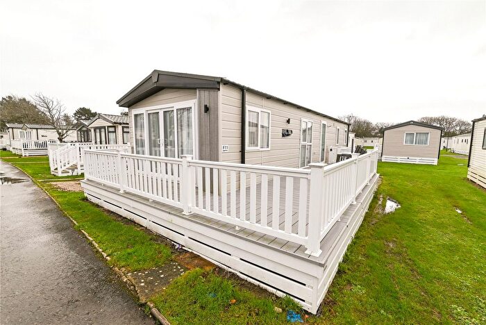 3 Bedroom Park Home For Sale In Shorefield, Shorefield Country Park, Downton, Hampshire, SO41