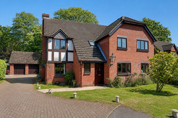 5 Bedroom Detached House For Sale In Bassett, Southampton, SO16