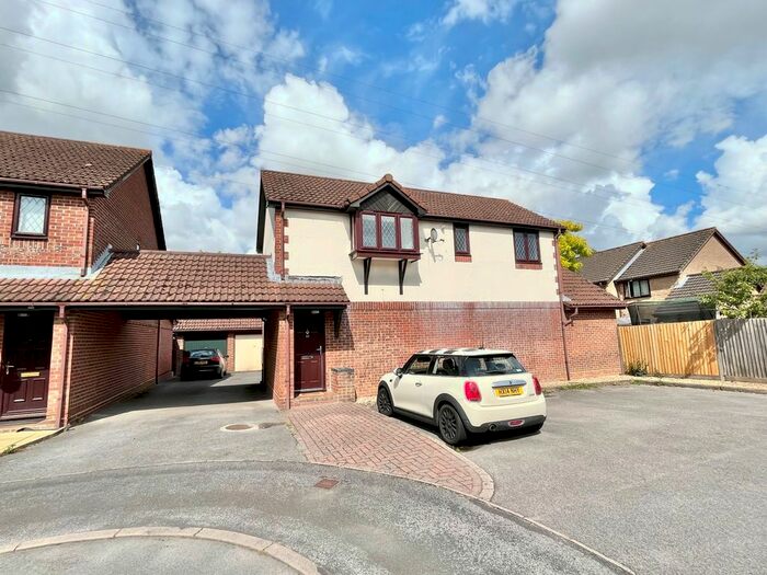1 Bedroom Detached House To Rent In St. Lawrence Close, Hedge End, Southampton, SO30