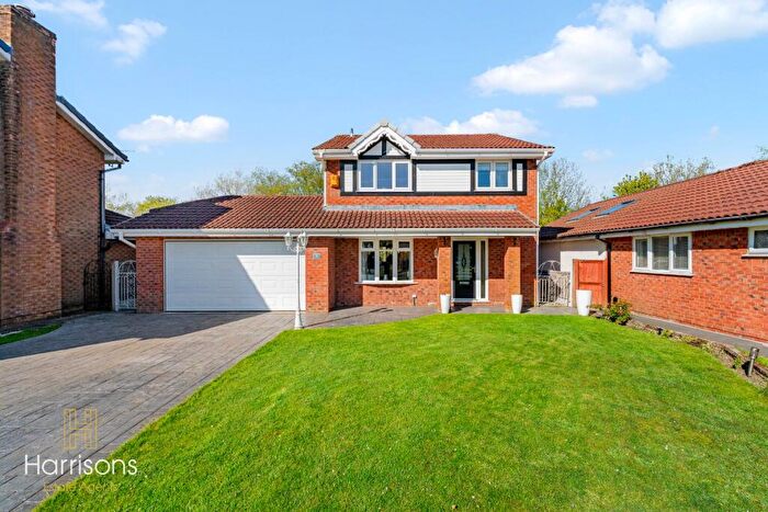 4 Bedroom Detached House For Sale In Captain Lees Gardens, Westhoughton, Bolton, Lancashire, BL5
