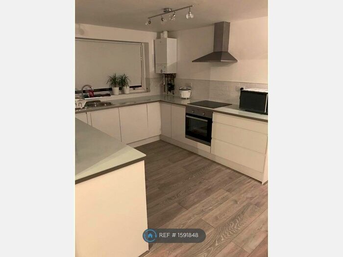 3 Bedroom Detached House To Rent In Gainsborough Road, Leicester, LE2