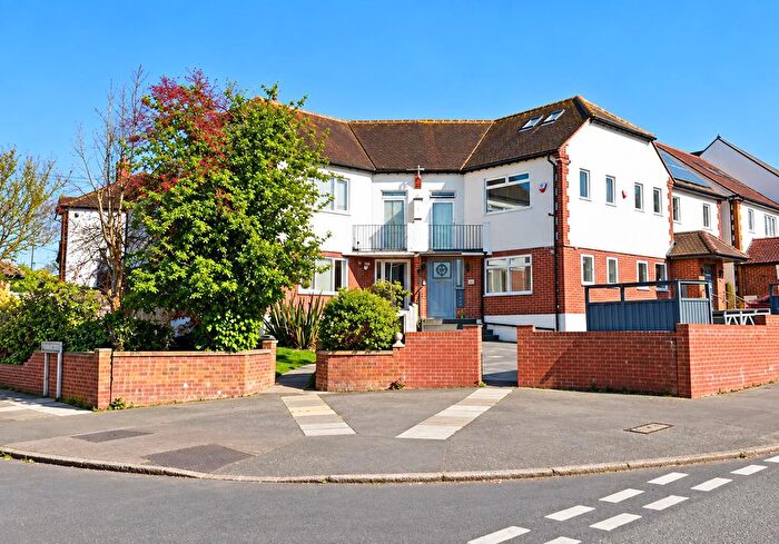 Studio To Rent In Thornsbeach Road, London, SE6