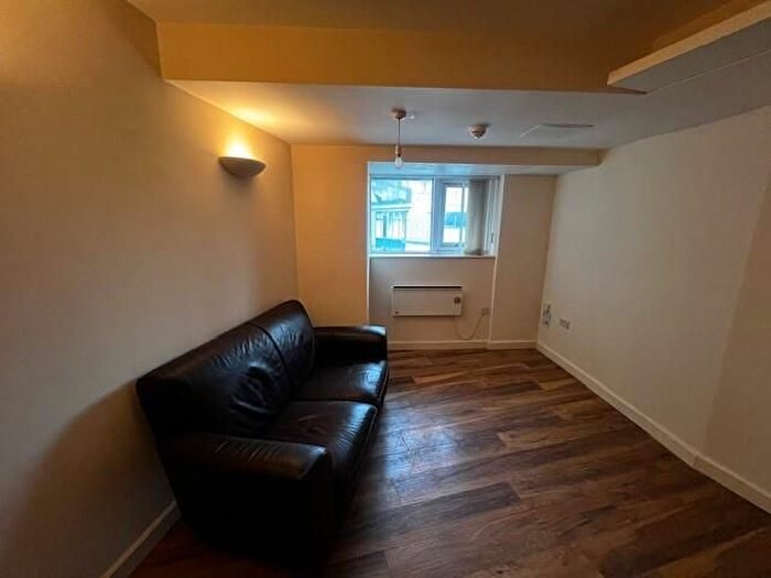 1 Bedroom Flat To Rent In The Gatehaus, Leeds Road, Bradford, BD1