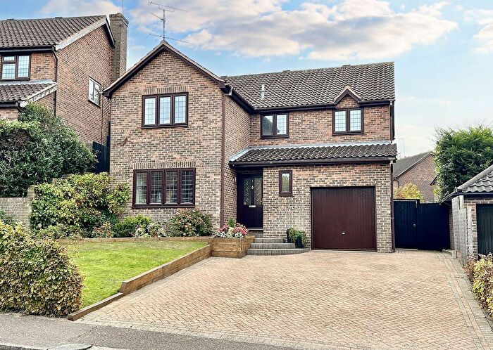 4 Bedroom Detached House For Sale In Paget Drive, Billericay, CM12