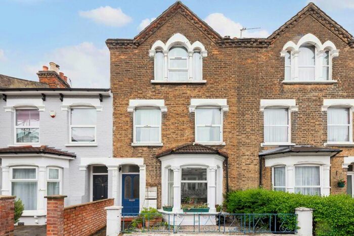 1 Bedroom Flat For Sale In Harringay Road, London, N15