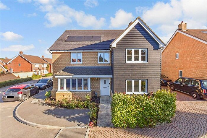 5 Bedroom Detached House For Sale In Broke Wood Way, Maidstone, Kent, ME16