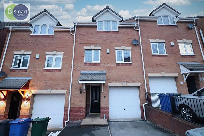 3 Bedroom Town House For Sale In Hills Close, Mexborough, S64