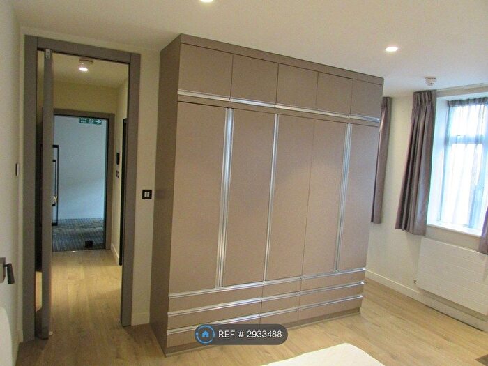 Studio To Rent In Brent Street, London, NW4