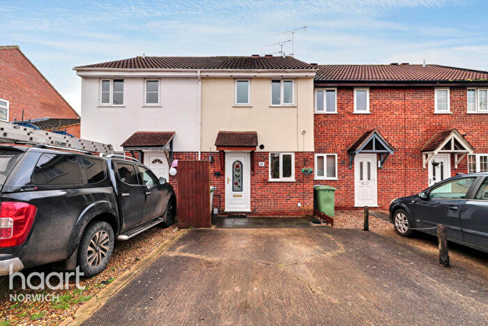 2 Bedroom Terraced House For Sale In Lindley Close, Norwich, NR6