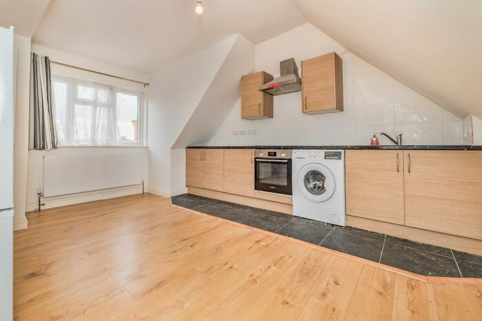 1 Bedroom Flat To Rent In St. Albans Road, Watford, WD24