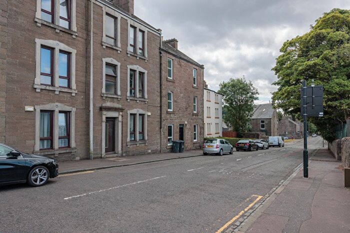 2 Bedroom Flat For Sale In Loons Road, Dundee, DD3