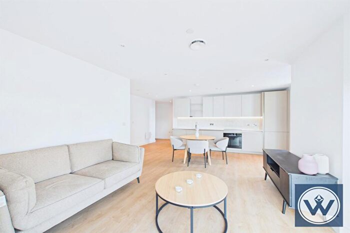 2 Bedroom Apartment To Rent In Crown View, Dantzic Street, M4