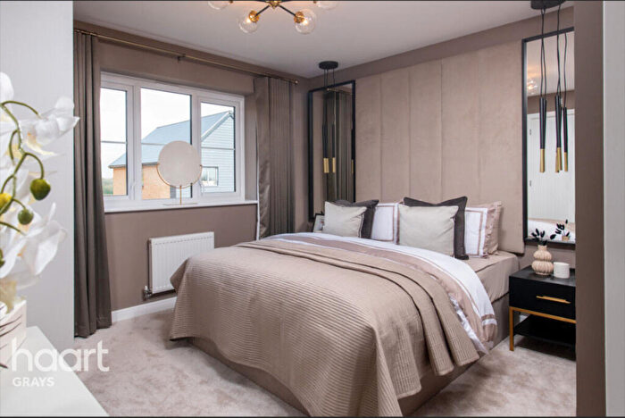 3 Bedroom Semi-Detached House For Sale In High Road, Fobbing, SS17