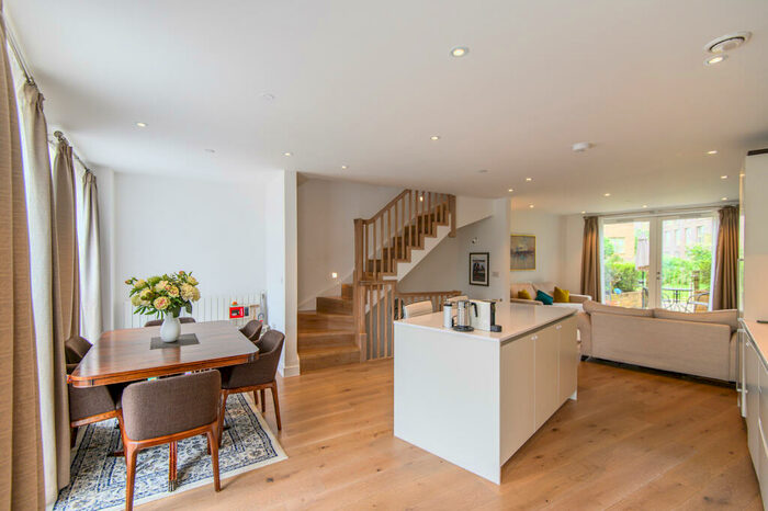 3 Bedroom Terraced House To Rent In Townsend Road, Kidbrooke Village, London, SE3