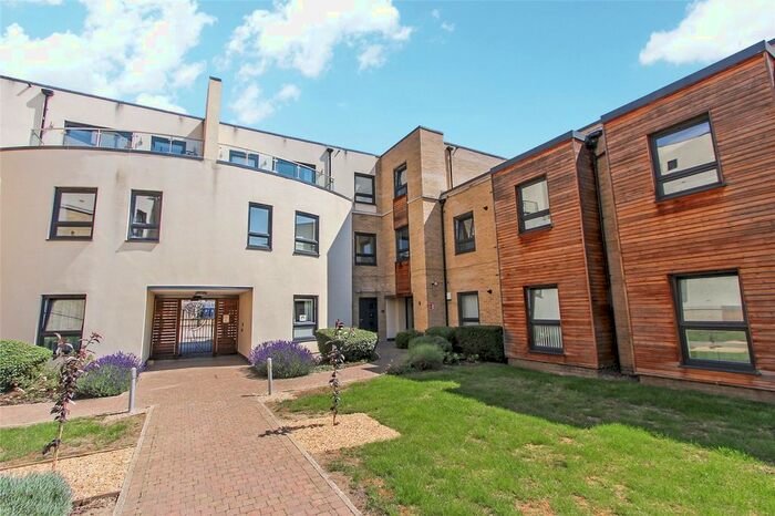 2 Bedroom Flat To Rent In Park Square, Brookside, Huntingdon, Cambridgeshire, PE29