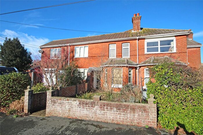 2 Bedroom Terraced House For Sale In Waterford Road, New Milton, Hampshire, BH25