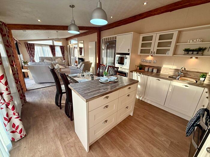 2 Bedroom Lodge For Sale In Ilfracombe, EX34