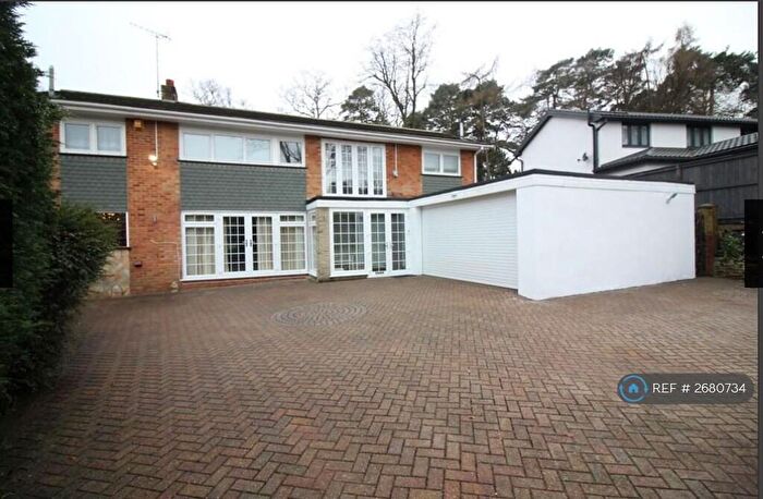 5 Bedroom Detached House To Rent In Calvin Close, Camberley, GU15