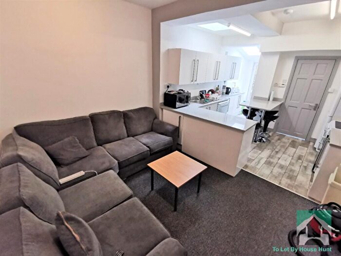 5 Bedroom Terraced House To Rent In Tiverton Road, Birmingham, B29