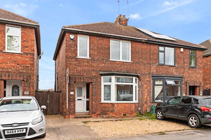 3 Bedroom Semi Detached House For Sale In Ropery Road, Gainsborough, North Lincolnshire, DN21