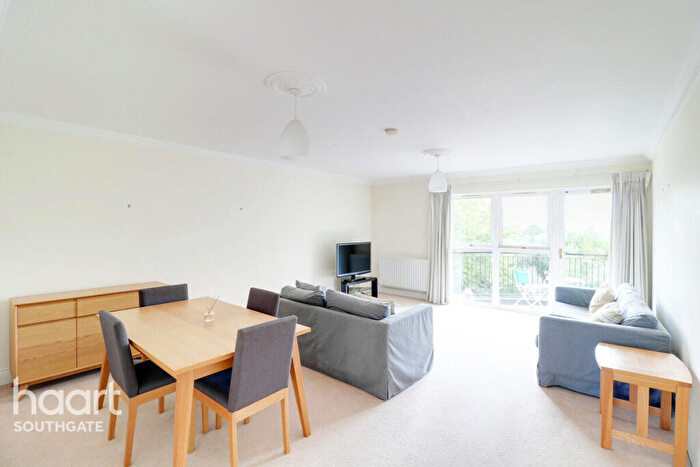 2 Bedroom Apartment For Sale In Aldermans Hill, London, N13
