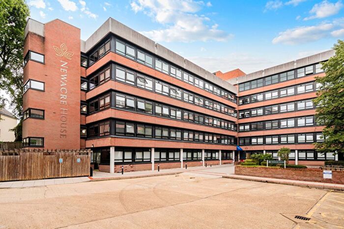 1 Bedroom Flat For Sale In Wood Street, East Grinstead, RH19