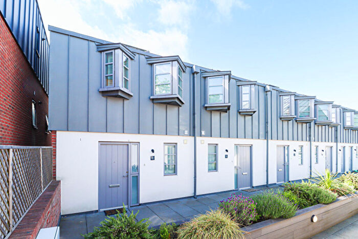 2 Bedroom Apartment For Sale In Emporium Court, Montague Close, St Albans, AL1
