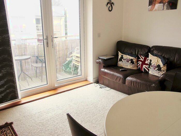1 Bedroom Flat To Rent In Bourne Place, Archers Road, SO15